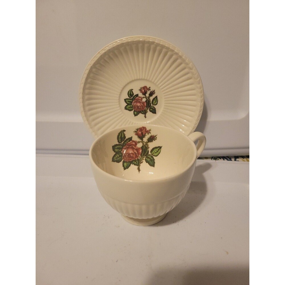 Vtg WEDGWOOD EDME ETRURIA & BARLASTON MOSS ROSE CUP & SAUCER Pink-Red Roses